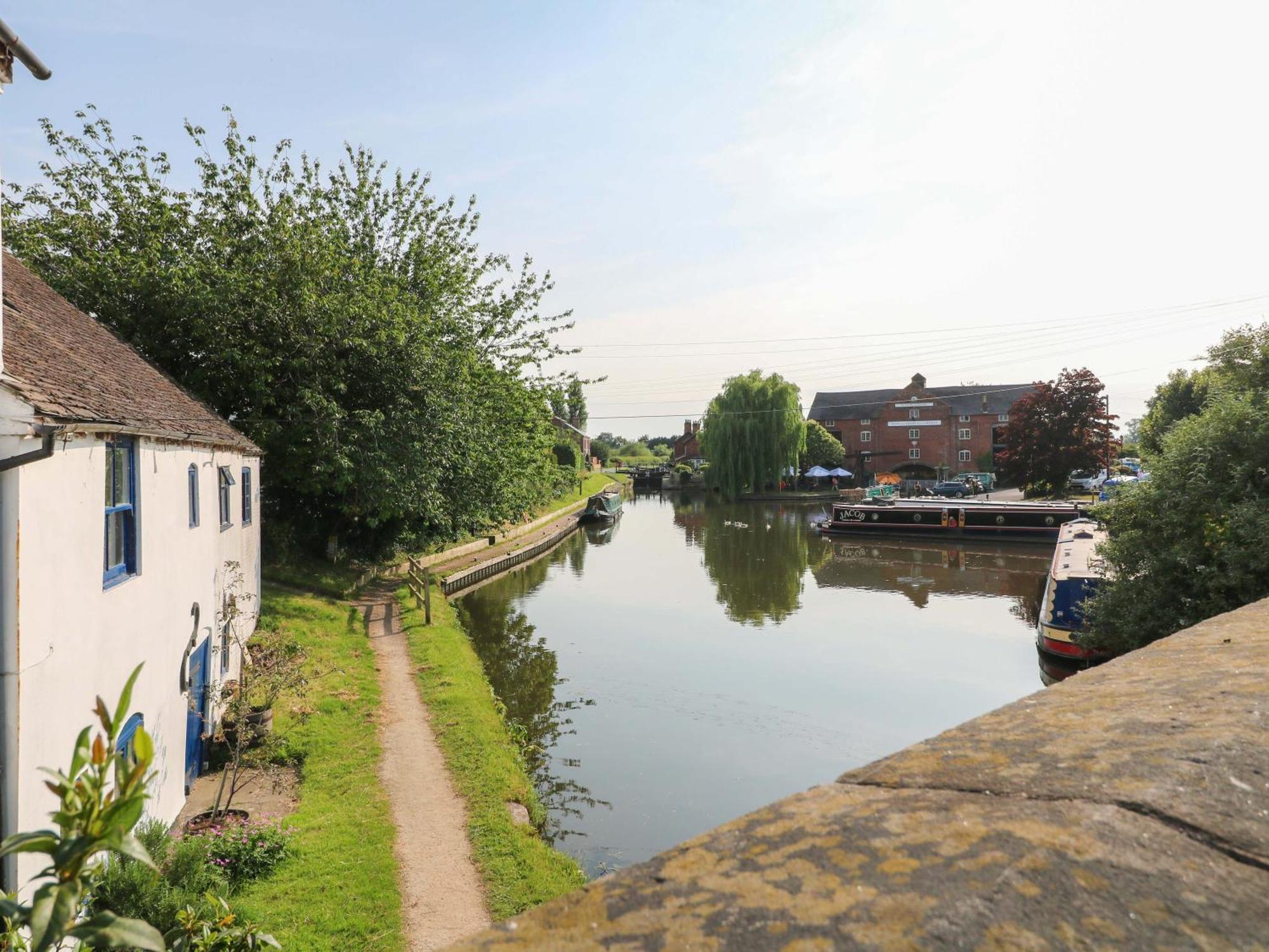 Holiday home The Canalside Derby