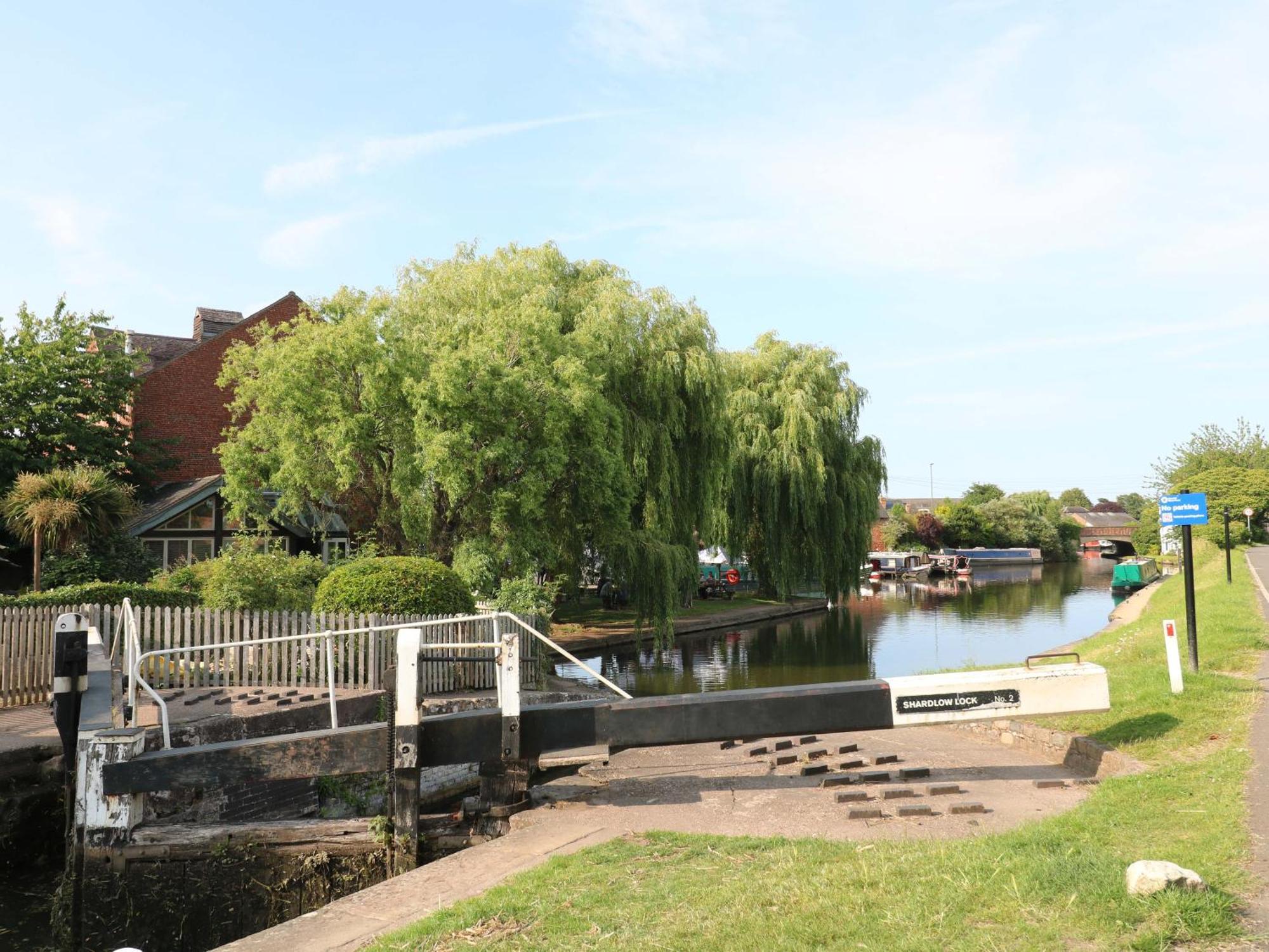 The Canalside * Derby
