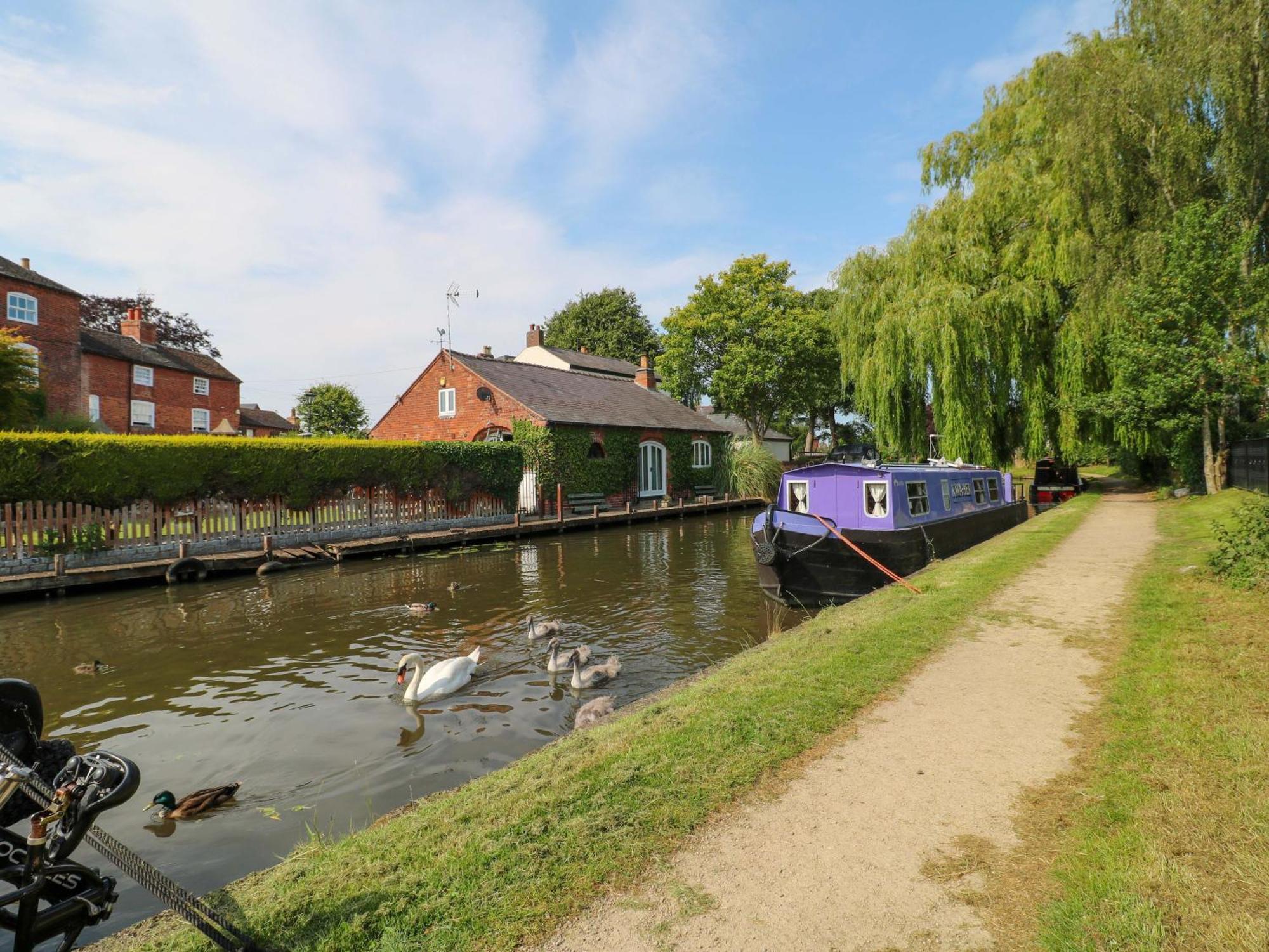 The Canalside Holiday home *